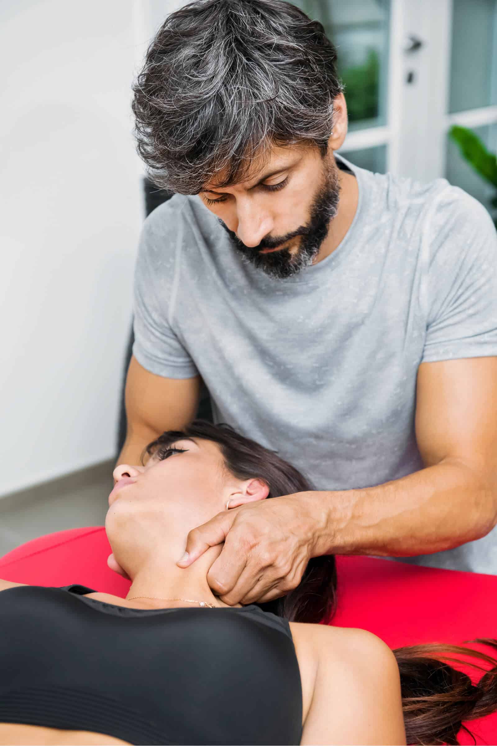 osteopath performing sternocleidomastoid massage 2021 08 29 15 16 10 utc 1